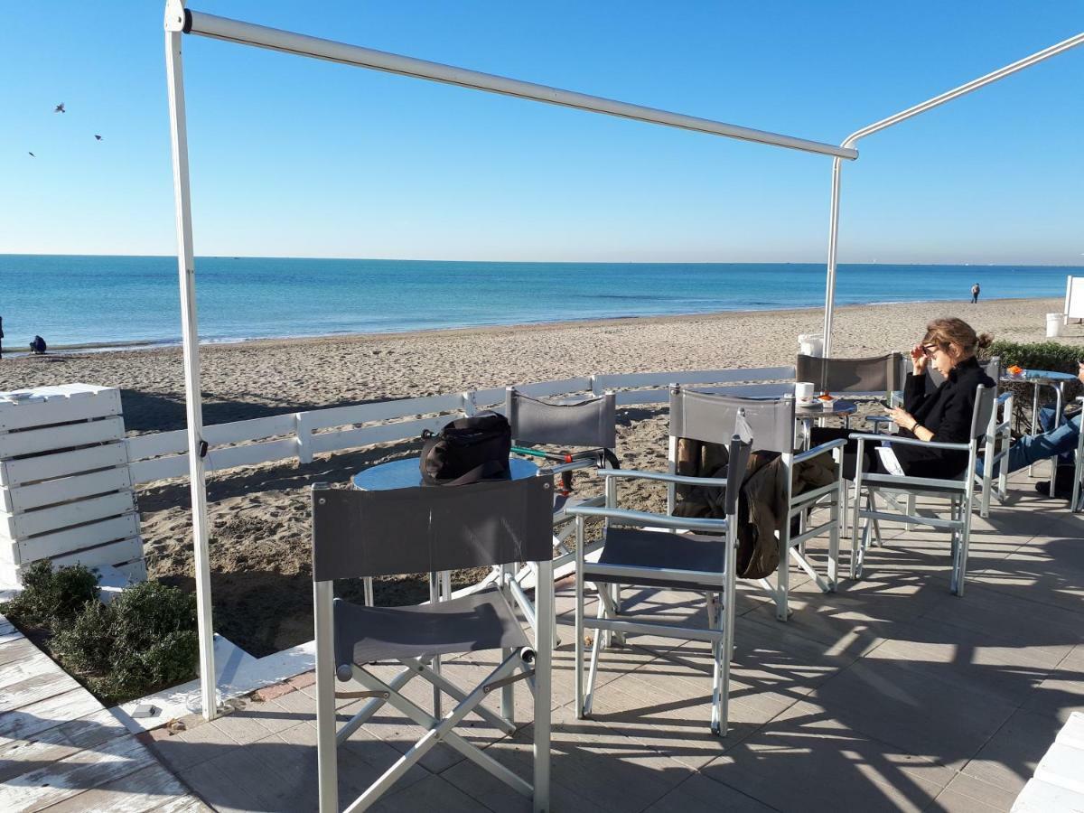Attico Sul Mediterraneo リド・ディ・オスティア エクステリア 写真